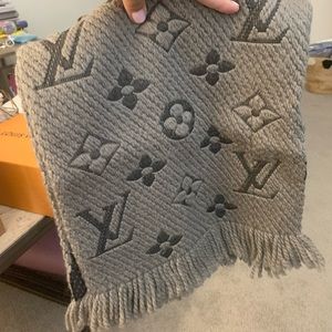 Louis Vuitton Logomania Scarf